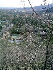 卧佛寺 (W&ograve;f&oacute;s&igrave;, Sleeping Buddha Temple) from above