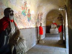 Buddha_alcove_Beihai.JPG